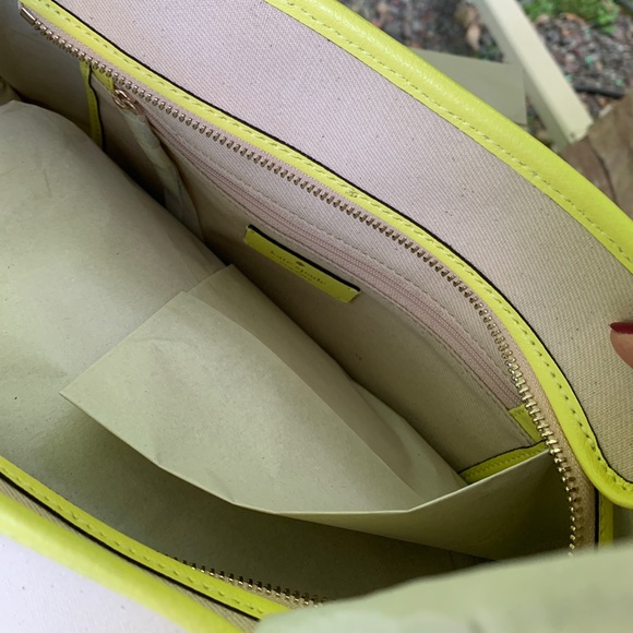 SOLD⛔️Authentic Kate Spade canvas/Leather zip top tote🌼 - Picture 5 of 9